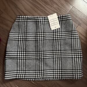 NWT women’s H&M Skirt size 4